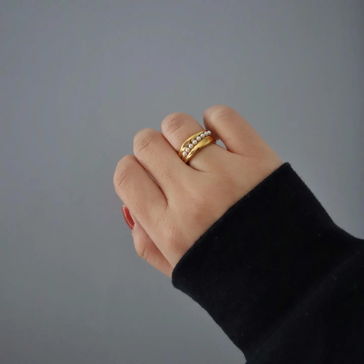 Perla Chunky Pearl Ring