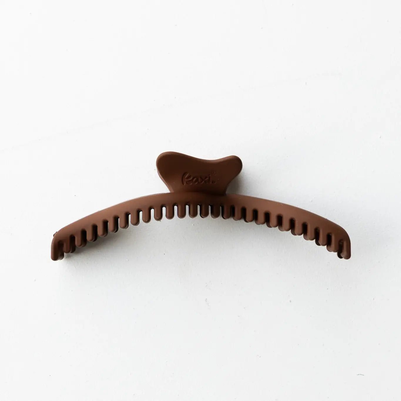 KAXI Hold Everything Wavy Clip  | Dark Brown