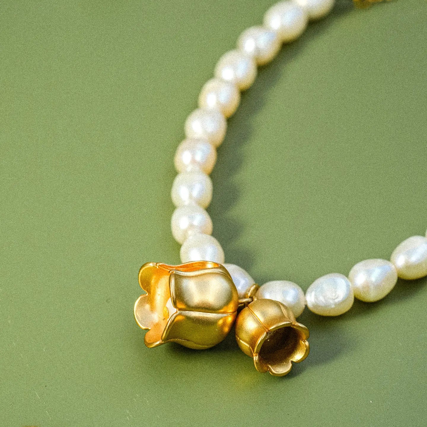 Matte Gold-Plated Bellflower Pearl Bracelet