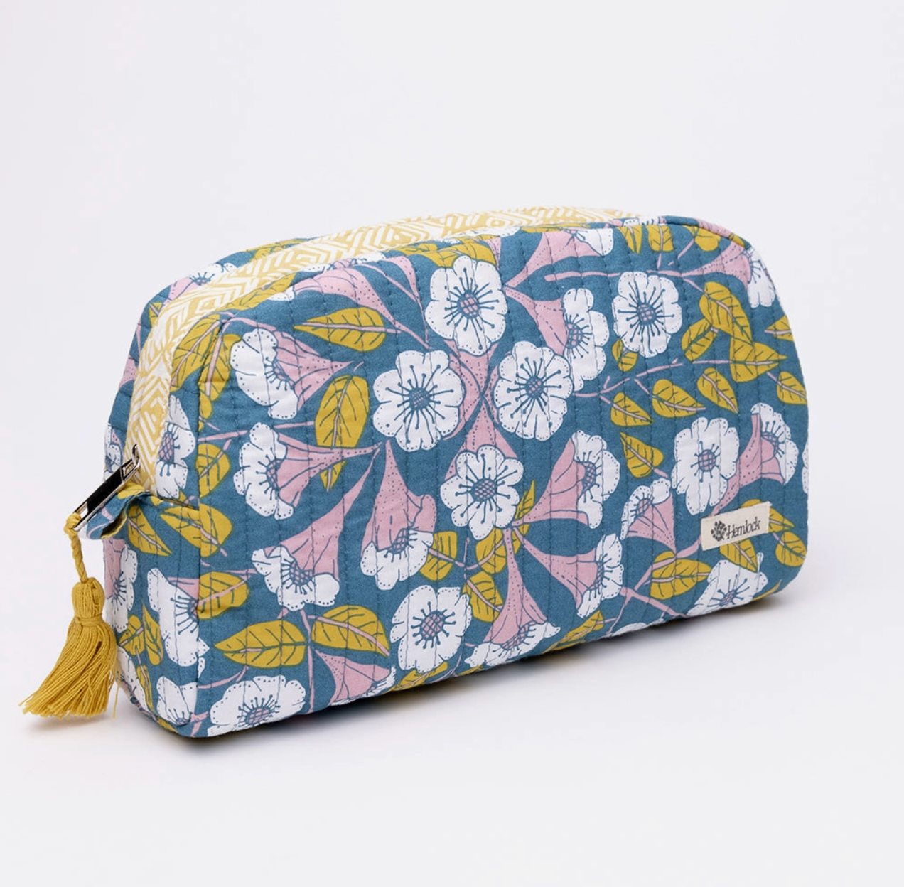 Evangeline Large Quilted Scallop Zipper Pouch